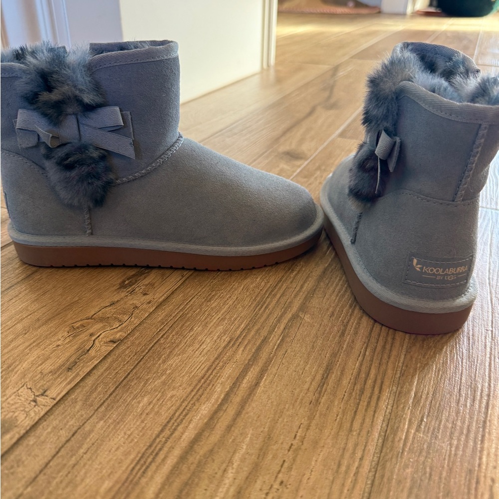 Koolaburra Ugg Charcoal Boots with Faux Fur and Bow new size 2 big girl